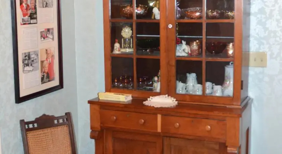 East Hills B&b Inn