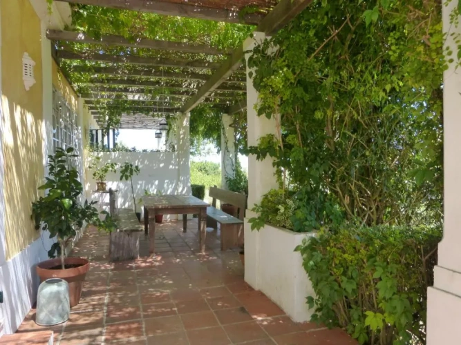 2 Bedrooms Villa