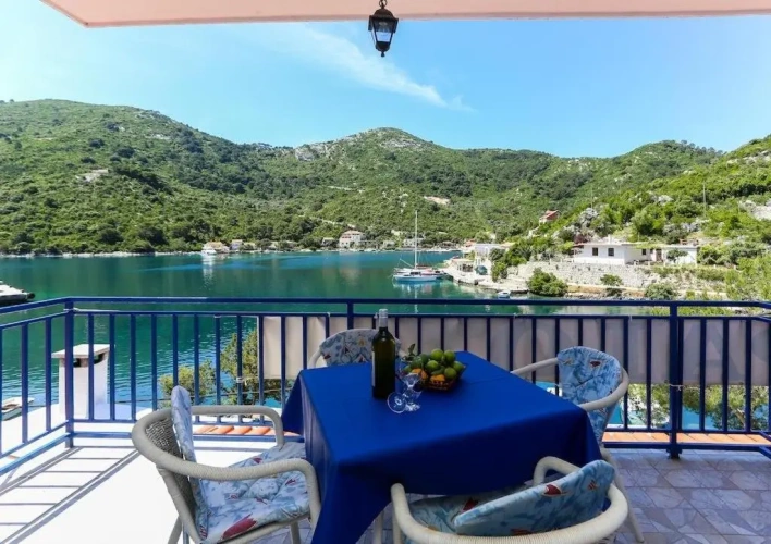 1 Bedroom Apartment with balcony and with sea view