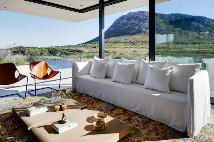 Restio River House