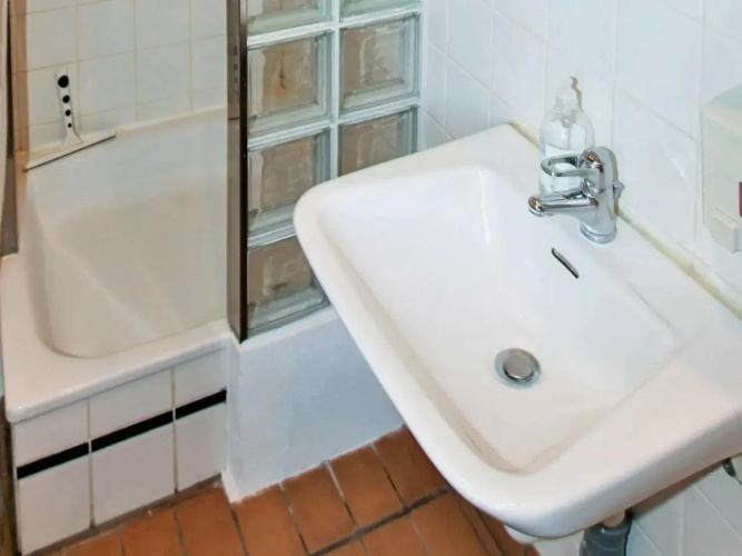 Two-Bedroom Holiday home in Svaneke 4