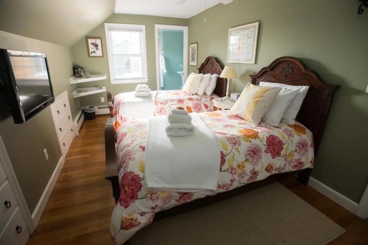 Bristol House Bed & Breakfast Inn
