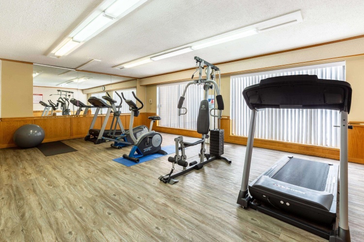 Ramada by Wyndham Coquitlam photo 20