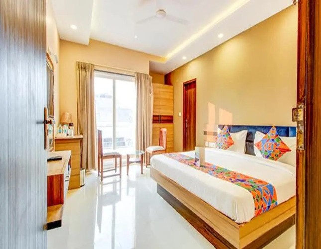 Hotel 7th Crossing by FabHotel