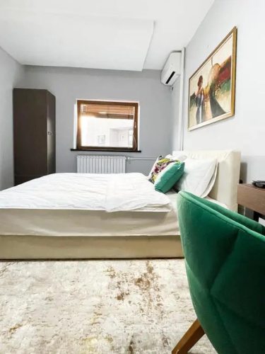 He-Ra Apartment 4