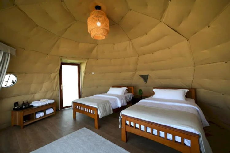 Siniya Island Resorts
