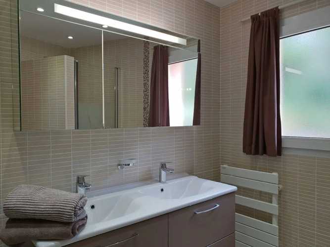 Spacious Villa in Var With Swimming Pool