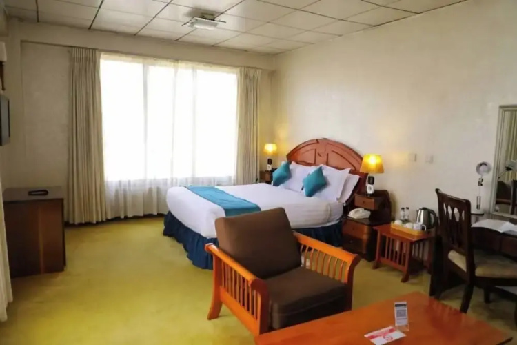 Platinum Hotel