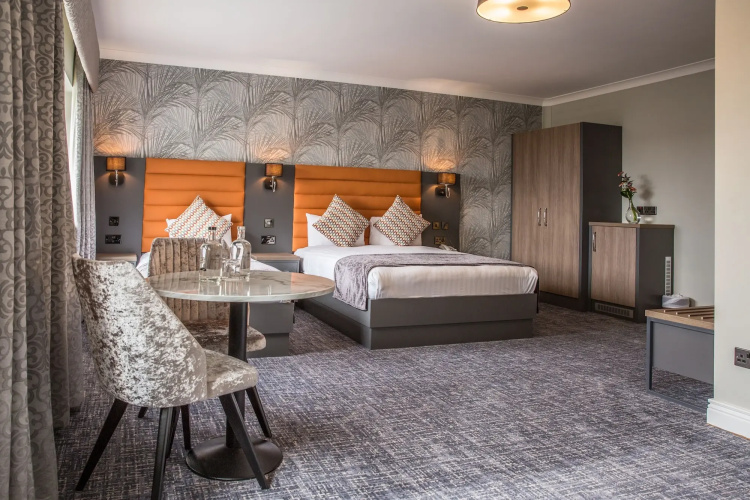 Diamond Coast Hotel