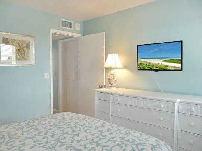 Unique Beachfront Condo With Panoramic Beach View