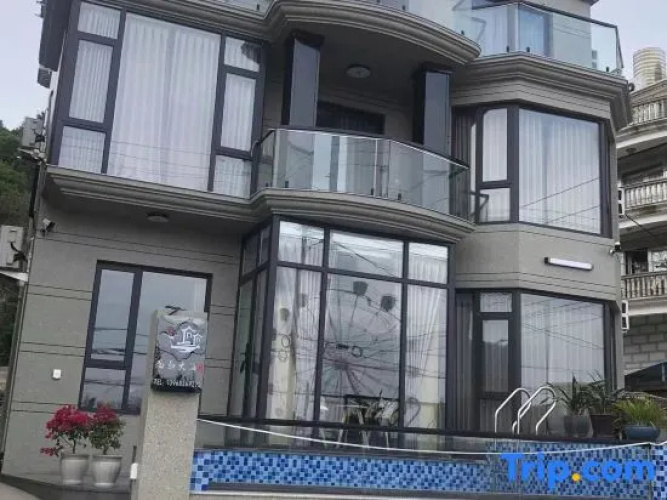 Facing the Sea B&B