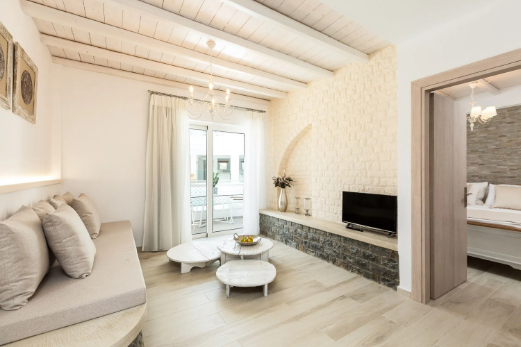 Cyano Hotel
