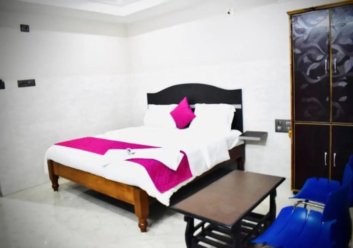 Unique Hotel and Stays