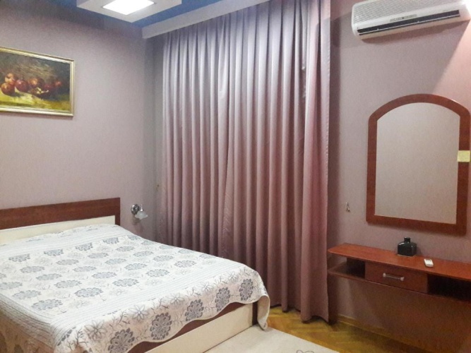 3 Bedrooms Apartment