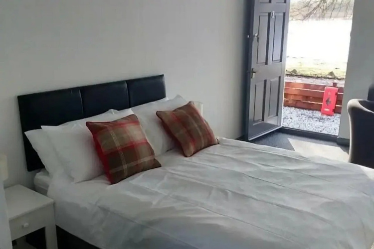 Altnacealgach Motel