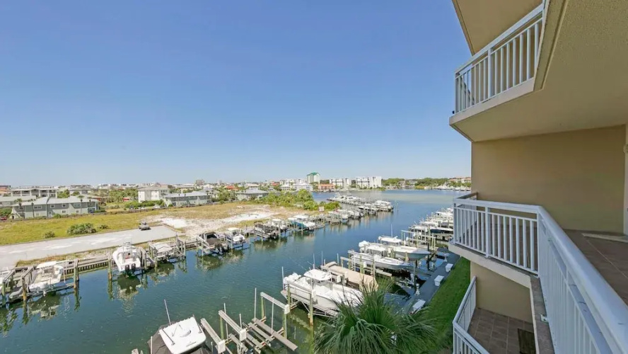 Harbor Landing 201b