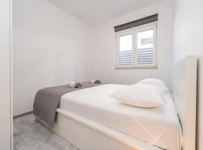 Villa S
