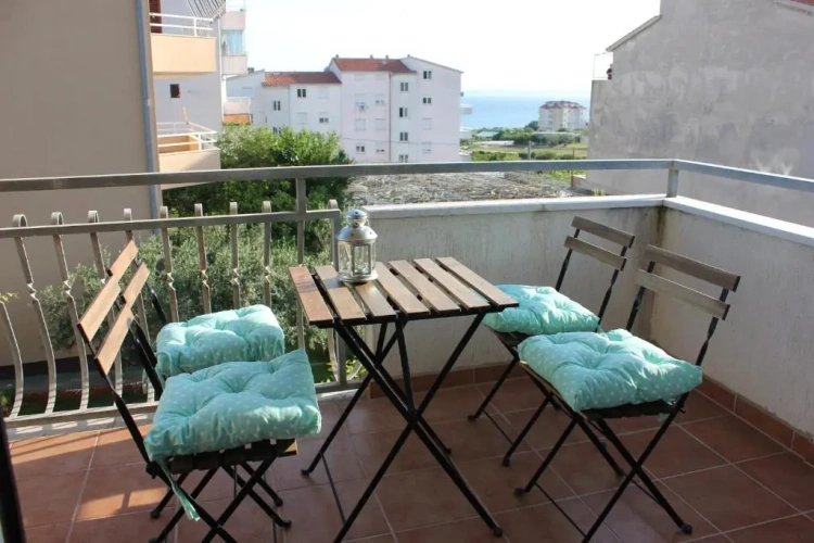 Apartment with sea view