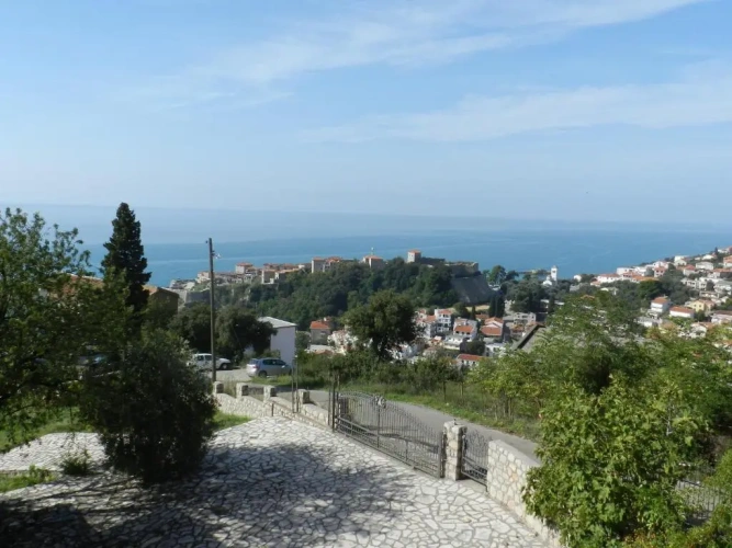 2 Bedrooms Apartment with balcony and with sea view