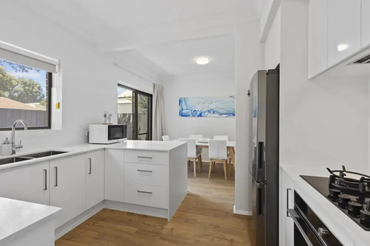Beachside 3-bed Retreat With BBQ & Garage