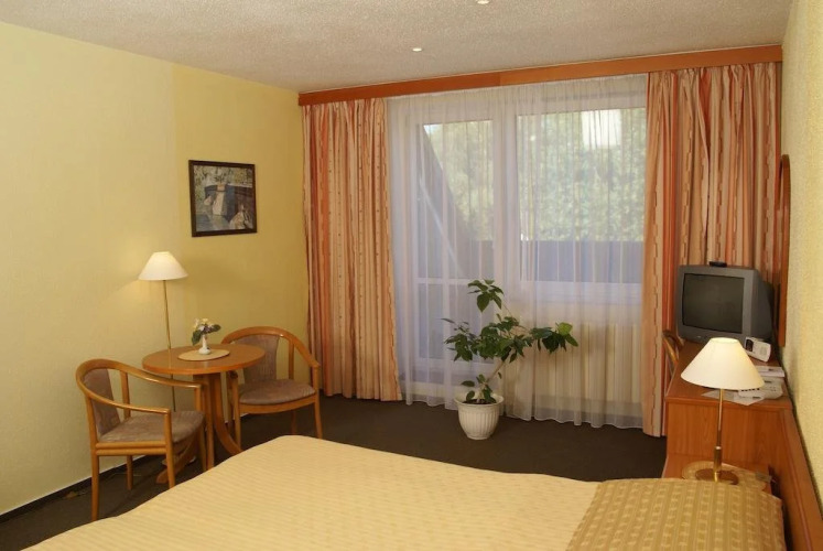 Lazensky hotel Pyramida IOver view