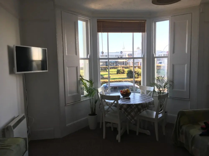 Moray Beachside Apartments