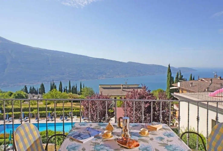 1 Bedroom Superior Apartment with lake view