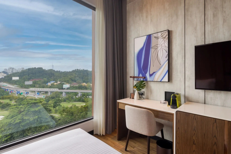 M Resort & Hotel