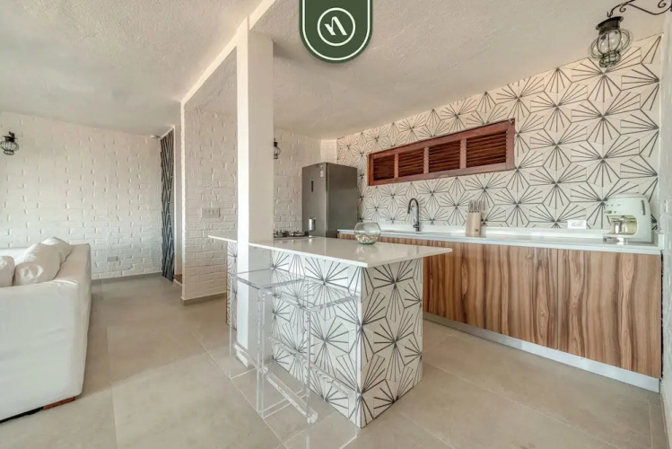 Oceanview 2 BR Unit- Steps Away From Beach - Pool