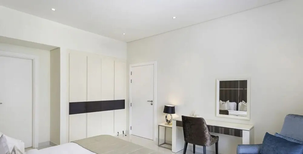 LUX The Bays Edge Canal View Suite