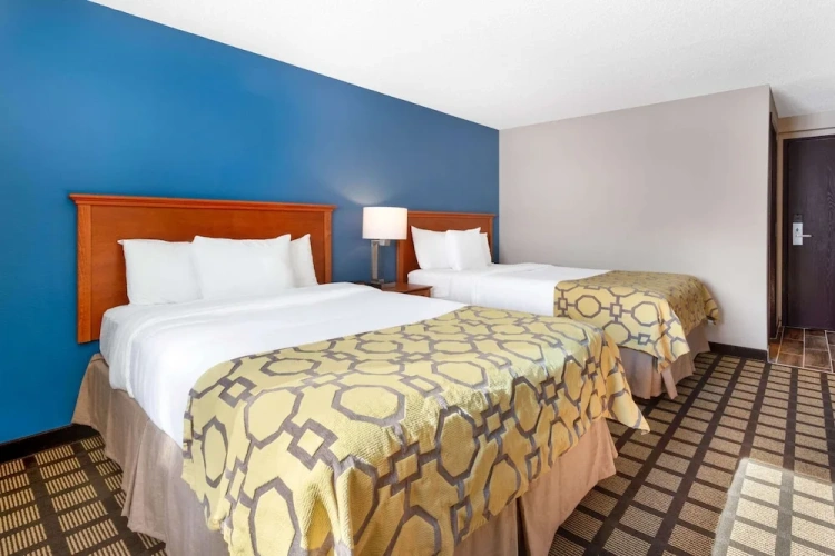 Deluxe Quadruple Suite with balcony