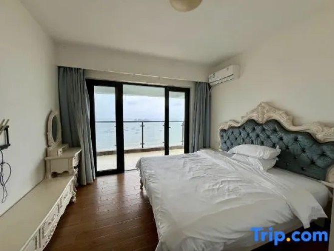 2 Bedrooms Premier room seafront