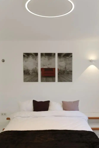 the white design apartment