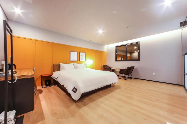 Browndot Hotel - Gold