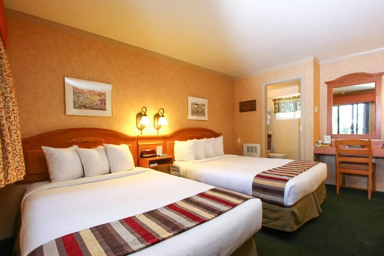 Pepper Tree Inn