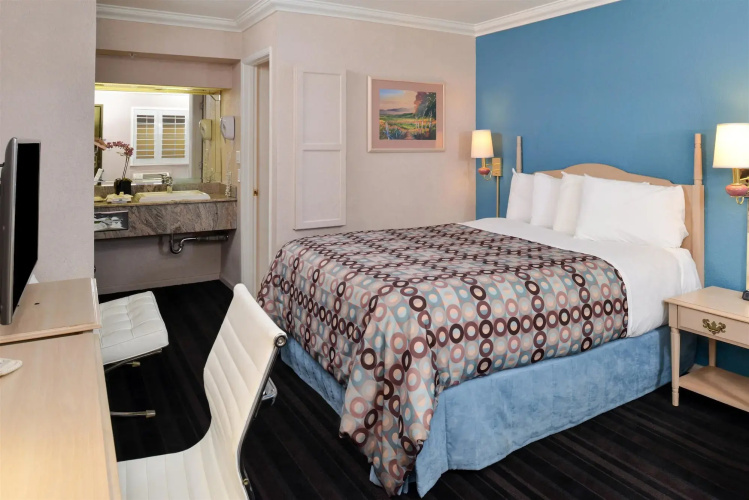 Napa Valley Hotel & Suites