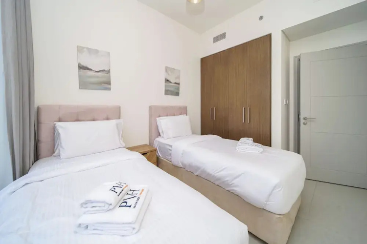 PVH - Opulent 2BR in Forte Tower 1
