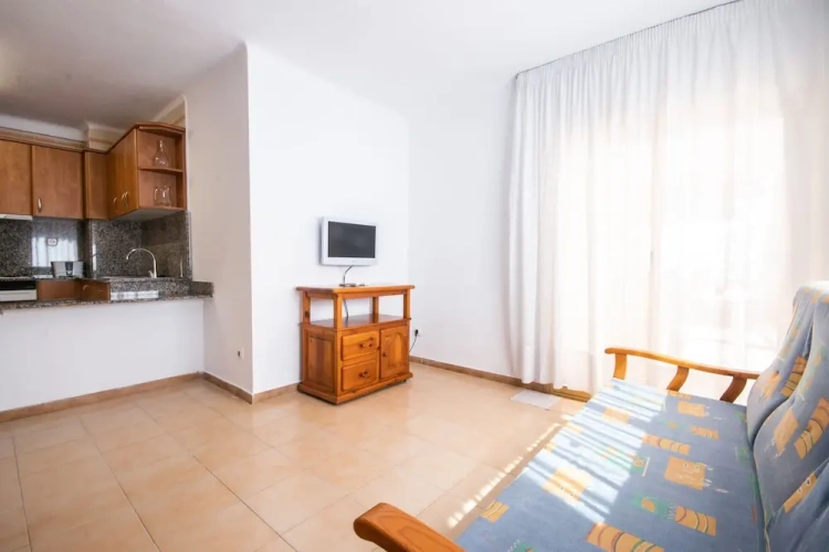 2 Bedrooms Apartment with sea view