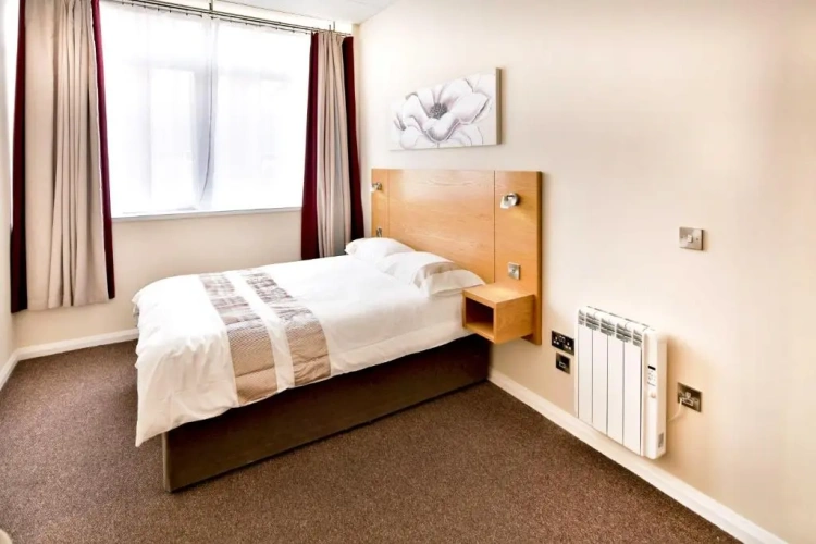 2 Bedrooms Apartment