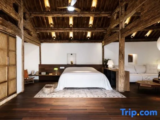 4 Bedrooms Cottage