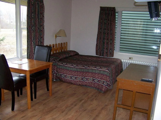 Dolan's Motel