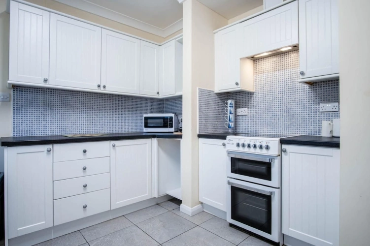 3 Bedrooms Cottage
