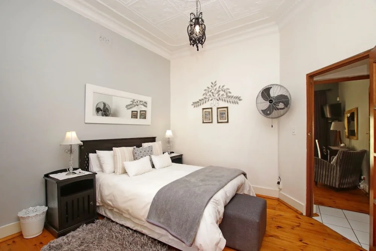 Ebony and Ivory Double room