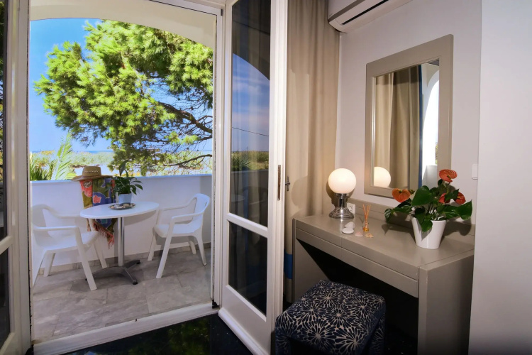 Mantenia Hotel