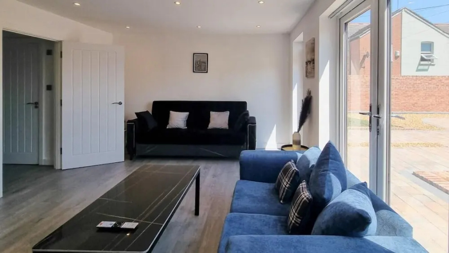 Lovely Modernist 4 Bed House