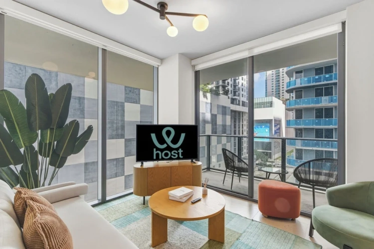 2 Bedrooms Comfort Apartment with balcony and with city view