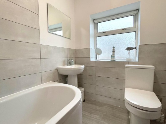 2 Bedrooms Cottage