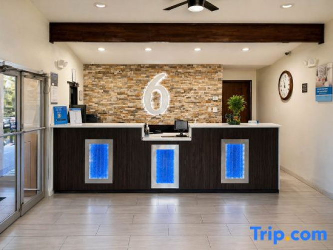 Studio 6 Suites – Mesquite, TX – Gross Rd.