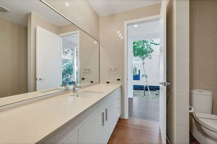 3 Bedrooms Luxury Triple room with balcony and with ocean view