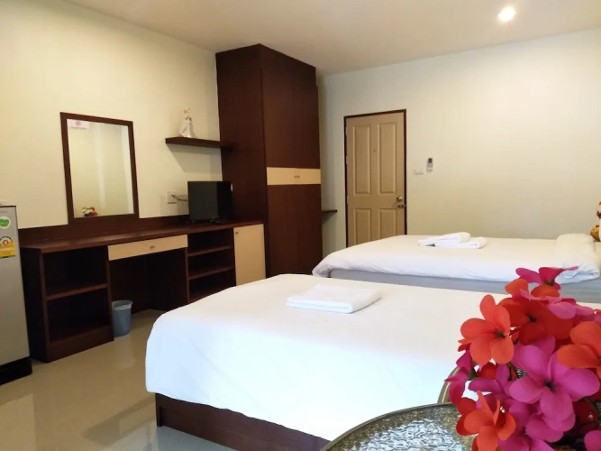 Standard Triple room